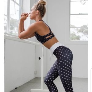 Sarah's Day x White Fox Jasmine Leggings Sm.